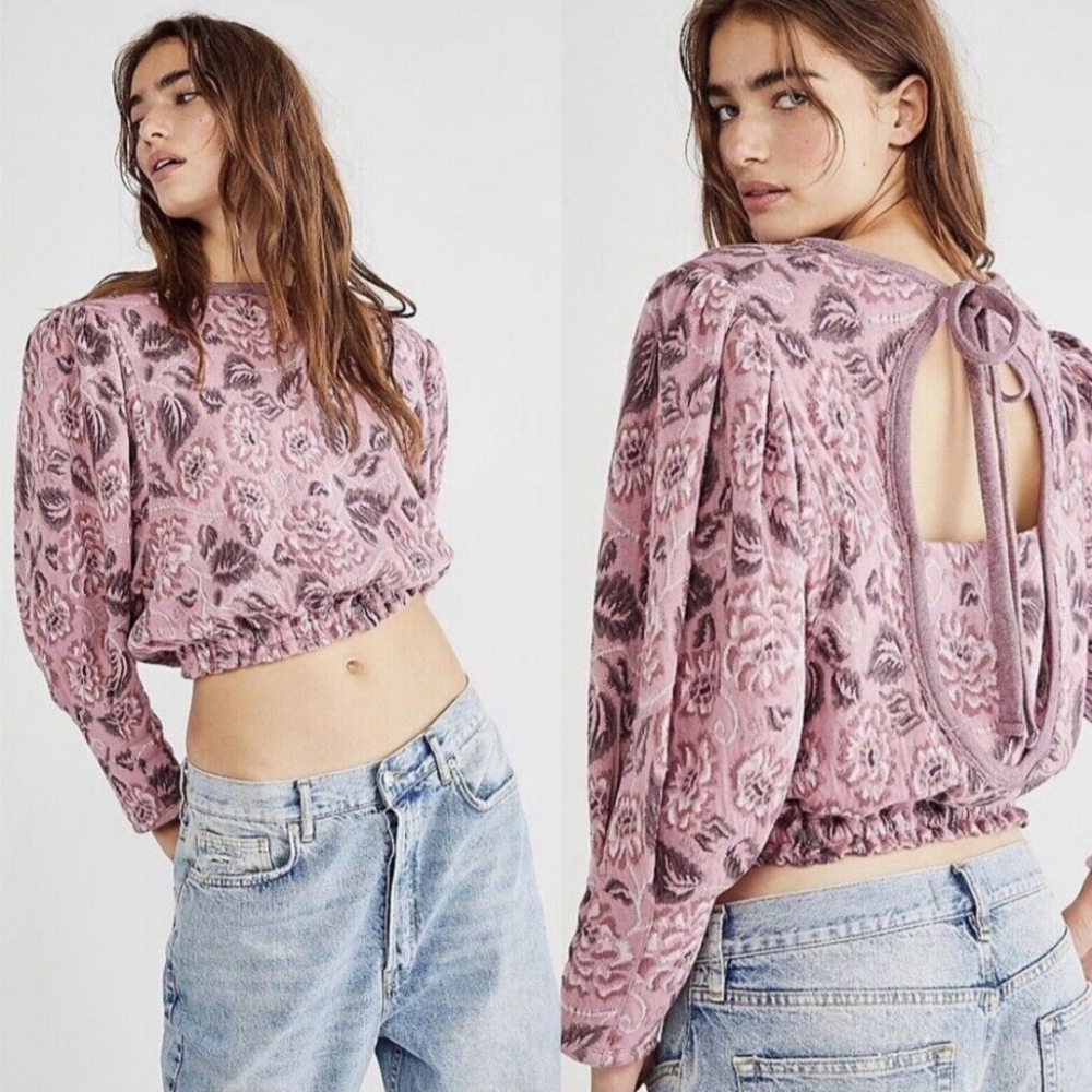 Free People blouse with puff sleeve and open back with tie. sz Small.